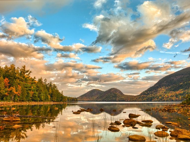 6 MOST BEAUTIFUL LAKES IN THE WORLD