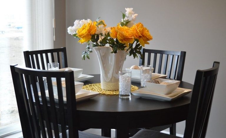 Things to Note While Buying Dining Room Tables