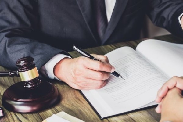 Why It’s Important to Hire A Lawyer to Write Your Will