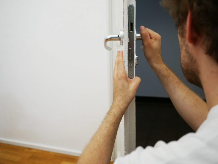 Points to consider before hiring locksmith services