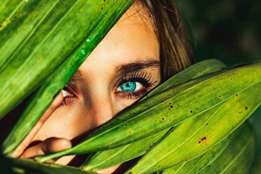5 Reasons You Need To Use Eyelash Serum