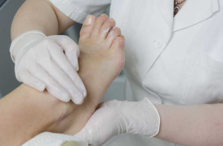 How to Maintain Foot Health