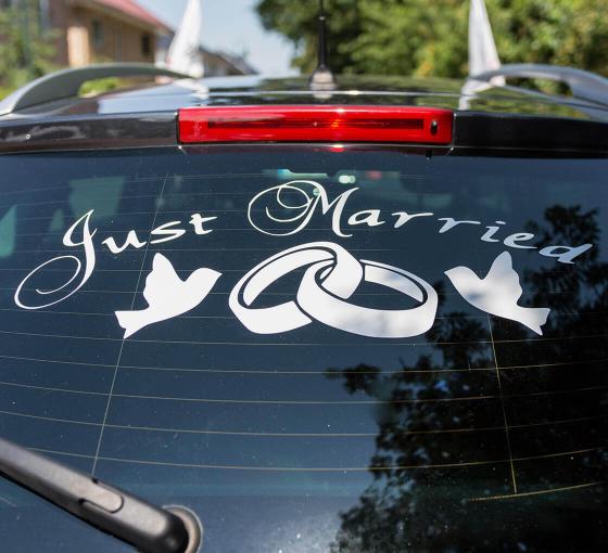 5 ways to use vinyl lettering on your car