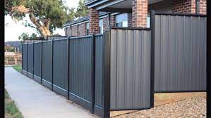 THINGS TO CONSIDER WHILE CHOOSING A PERFECT FENCING