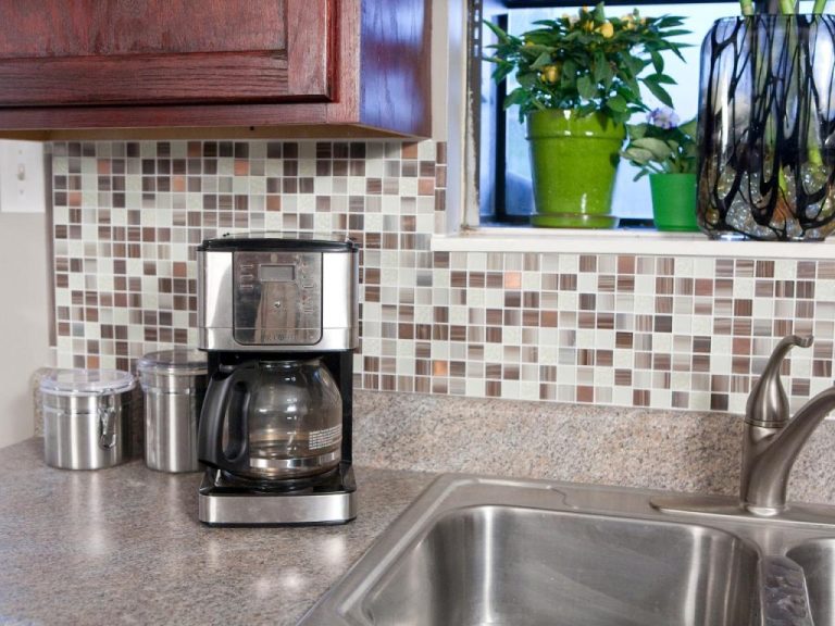 7 Ways to Use Backsplash Tile Stickers to Spruce Up Your Home