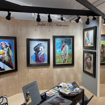What is a Scottsdale art gallery? And Why Do People Go There?