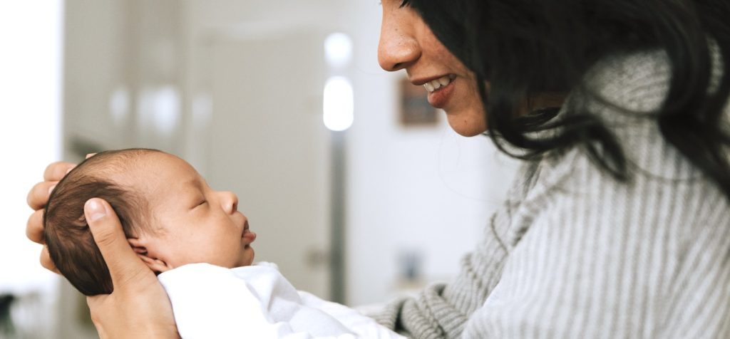 The best ways to support a new mom