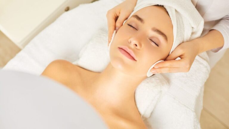 Hydrafacial near me – The Best Way to Achieve Healthy and Glowing Skin
